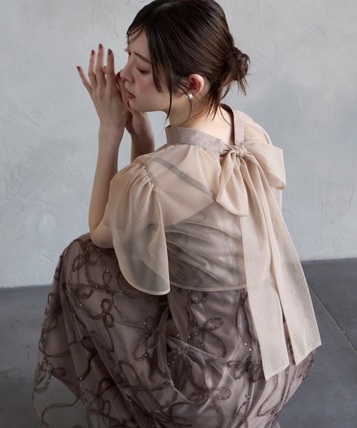 AIMER(エメ)の「ビッグリボンブラウス×リボン刺繍チュールキャミソールワンピース 2点セットパーティードレス 結婚式 お呼ばれ ドレス 20代 30代(ドレス・レディース・ブラウン/ピンクベージュ/チャコールグレー・MEDIUM/SMALL)」の7枚目の写真