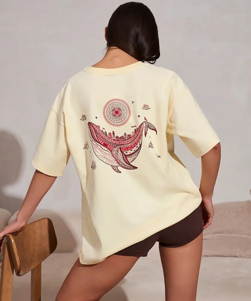 Girly Doll(ガーリードール)の「バックプリントホエールTシャツ(Tシャツ/カットソー・レディース・ライトベージュ・F)」の3枚目の写真