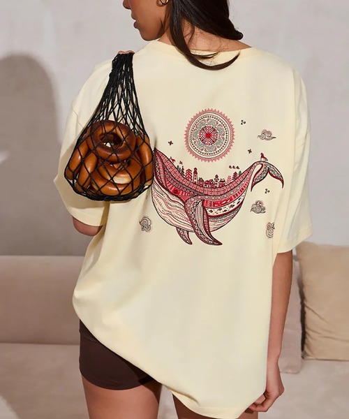 Girly Doll(ガーリードール)の「バックプリントホエールTシャツ(Tシャツ/カットソー・レディース・ライトベージュ・F)」の8枚目の写真