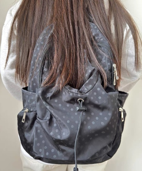 Vipoa(ヴィポア)の「Dot string nylon backpack(バックパック/リュック・レディース・グレー/ブラック・FREE)」の2枚目の写真