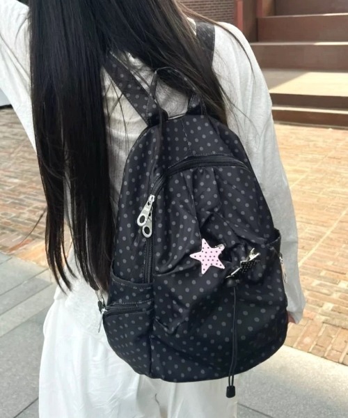 Vipoa(ヴィポア)の「Dot string nylon backpack(バックパック/リュック・レディース・グレー/ブラック・FREE)」の1枚目の写真