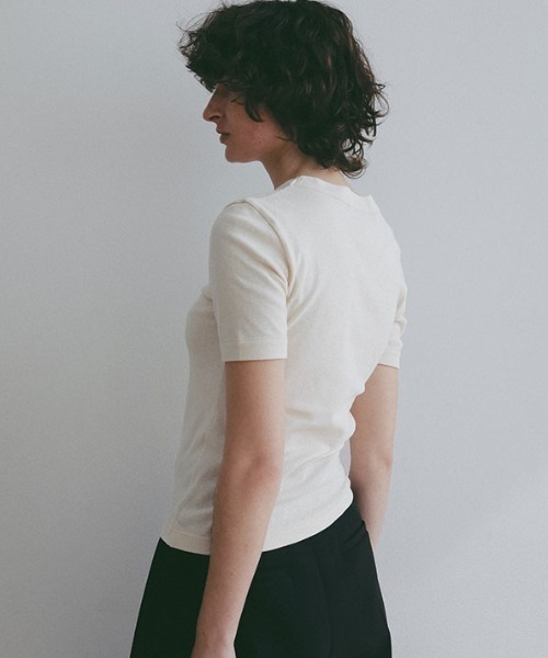 ETRE TOKYO(エトレトウキョウ)の「フライスコンパクトTee(Tシャツ/カットソー・レディース・ホワイト/アイボリー/ブラック・FREE)」の14枚目の写真