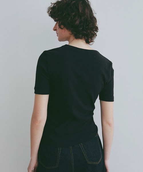 ETRE TOKYO(エトレトウキョウ)の「フライスコンパクトTee(Tシャツ/カットソー・レディース・ホワイト/アイボリー/ブラック・FREE)」の6枚目の写真