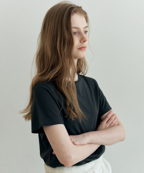 YUPPE（ヨッペ）の「ベーシックテンセルTシャツ_チャコール（Tシャツ/カットソー・レディース・その他・SMALL/MEDIUM）」の3枚目の写真