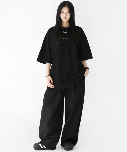 minsobi（ミンソビ）の「ミニマルフロント×バックグラフィック オーバーサイズTシャツ ユニセックス（Tシャツ/カットソー・メンズ・ホワイト/ブラック・FREE）」の15枚目の写真