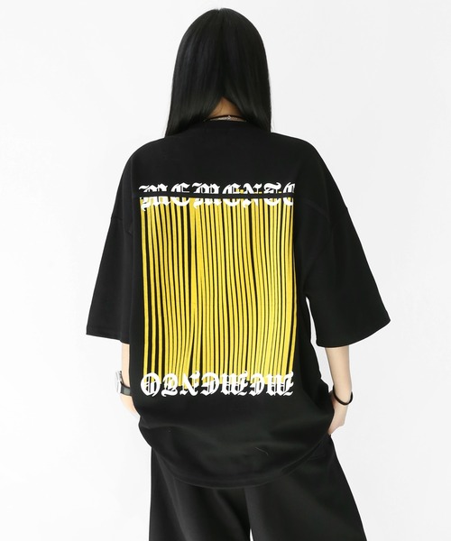 minsobi（ミンソビ）の「ミニマルフロント×バックグラフィック オーバーサイズTシャツ ユニセックス（Tシャツ/カットソー・メンズ・ホワイト/ブラック・FREE）」の6枚目の写真