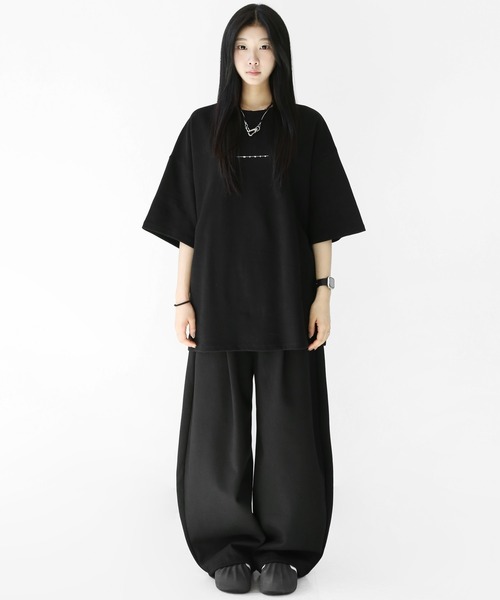 minsobi（ミンソビ）の「ミニマルフロント×バックグラフィック オーバーサイズTシャツ ユニセックス（Tシャツ/カットソー・メンズ・ホワイト/ブラック・FREE）」の12枚目の写真