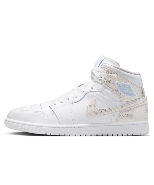 NIKE(ナイキ)の「JORDAN BRAND AIR JORADN 1 MID SE IR2271-100(スニーカー・メンズ・シルバー・27.5cm/27cm/26.5cm/28cm/28.5cm)」の1枚目の写真