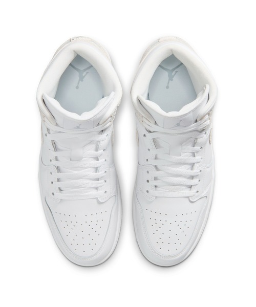 NIKE(ナイキ)の「JORDAN BRAND AIR JORADN 1 MID SE IR2271-100(スニーカー・メンズ・シルバー・27.5cm/27cm/26.5cm/28cm/28.5cm)」の5枚目の写真
