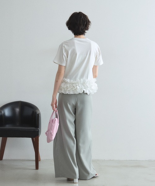 &. NOSTALGIA(アンドドットノスタルジア)の「裾フリルプルオーバー(Tシャツ/カットソー・レディース・オフホワイト/ブラック・M)」の3枚目の写真