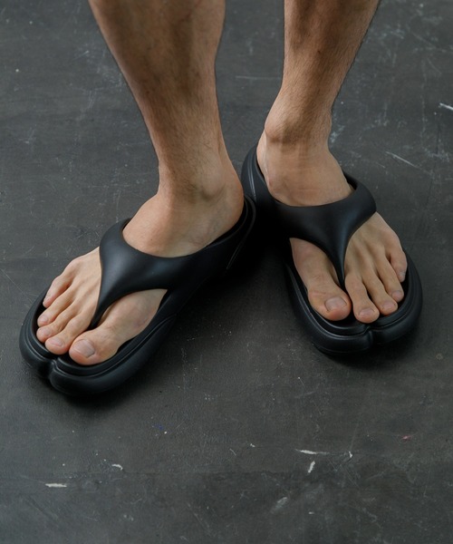 PAES（ペイズ）の「New Flipflop Basic MENS（サンダル・メンズ・ブラック/ライトベージュ/レッド・26/28/27/25）」の2枚目の写真
