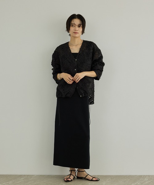 SALON adam et rope'(サロン アダム エ ロペ)の「Cut off embroidery ブラウス(シャツ/ブラウス・レディース・キナリ/ブラック・FREE)」の5枚目の写真
