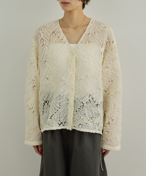 SALON adam et rope'(サロン アダム エ ロペ)の「Cut off embroidery ブラウス(シャツ/ブラウス・レディース・キナリ/ブラック・FREE)」の13枚目の写真