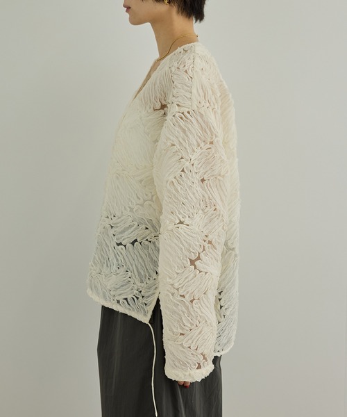 SALON adam et rope'(サロン アダム エ ロペ)の「Cut off embroidery ブラウス(シャツ/ブラウス・レディース・キナリ/ブラック・FREE)」の14枚目の写真