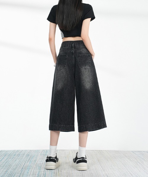AMAJI（アマジ）の「クロップド デニムパンツ（デニムパンツ・レディース・ダークグレー・SMALL/MEDIUM/LARGE/X-LARGE）」の4枚目の写真