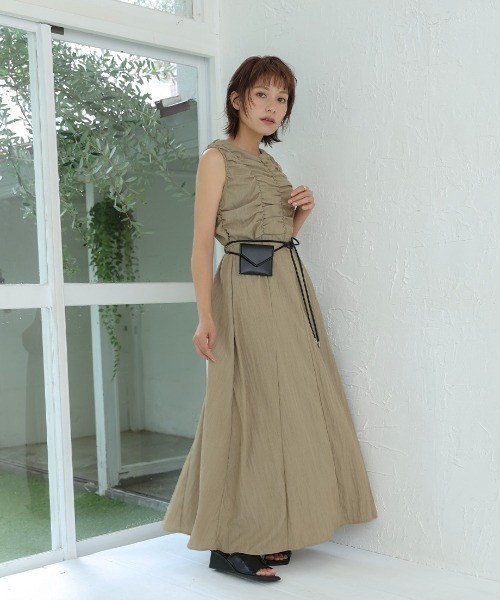 Nulli(ヌリ)の「フロントギャザーワンピース(ワンピース・レディース・アイボリー/グレイッシュベージュ/ブラック・FREE)」の10枚目の写真