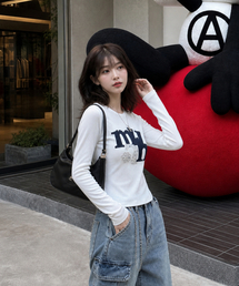 Aフラワーアップリケパッチ 長袖Tシャツ [ホワイト]