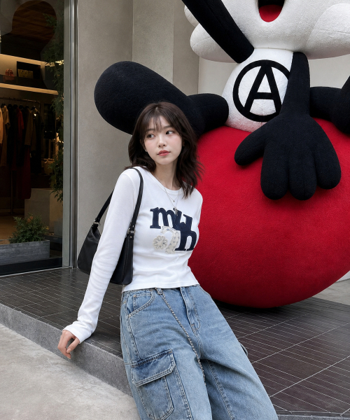 muahmuah（ムーアムーア）の「Aフラワーアップリケパッチ 長袖Tシャツ [ホワイト]（Tシャツ/カットソー・レディース・その他・FREE）」の8枚目の写真