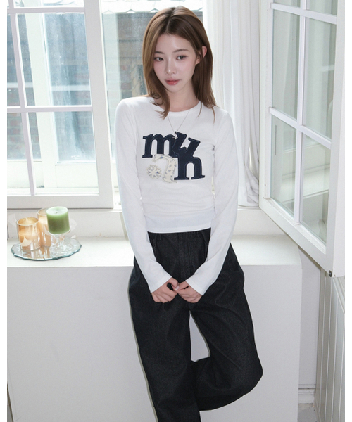 muahmuah（ムーアムーア）の「Aフラワーアップリケパッチ 長袖Tシャツ [ホワイト]（Tシャツ/カットソー・レディース・その他・FREE）」の4枚目の写真