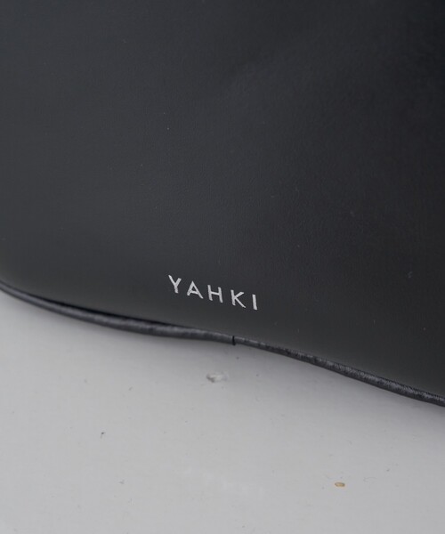 YAHKI（ヤーキ）の「【YAHKI/ヤーキ】ミニハンドルショルダーバッグ SOFT W FACE（トートバッグ・レディース・ボルドー・フリー）」の4枚目の写真