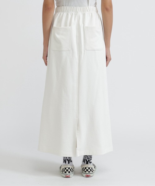 AVIREX(アヴィレックス)の「SIGNATURE VARSITY LOGO SWEAT SKIRT(スカート・レディース・オフホワイト/グレー/ブラック・M/S)」の17枚目の写真