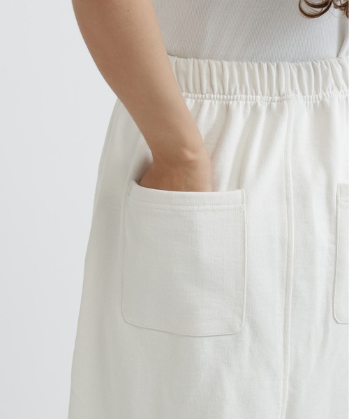 AVIREX(アヴィレックス)の「SIGNATURE VARSITY LOGO SWEAT SKIRT(スカート・レディース・オフホワイト/グレー/ブラック・M/S)」の21枚目の写真