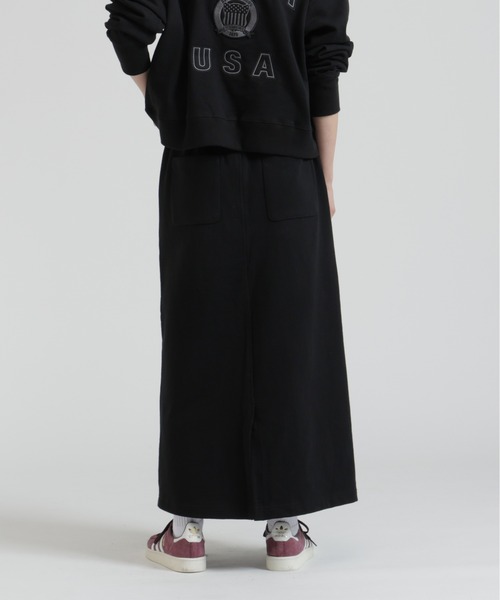 AVIREX(アヴィレックス)の「SIGNATURE VARSITY LOGO SWEAT SKIRT(スカート・レディース・オフホワイト/グレー/ブラック・M/S)」の4枚目の写真