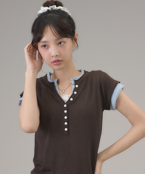 apres jour mignon(アプレジュールミニョン)の「フェイクレイヤードヘンリーニット(ニット/セーター・レディース・ピンク/ダークブラウン/グレー/ブラウン系その他・フリー/LARGE)」の1枚目の写真