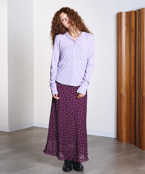 ROSE BUD(ローズバッド)の「HOODED HENLEY RIB TOP(Tシャツ/カットソー・レディース・クリーム/パープル・ONE SIZE)」の6枚目の写真
