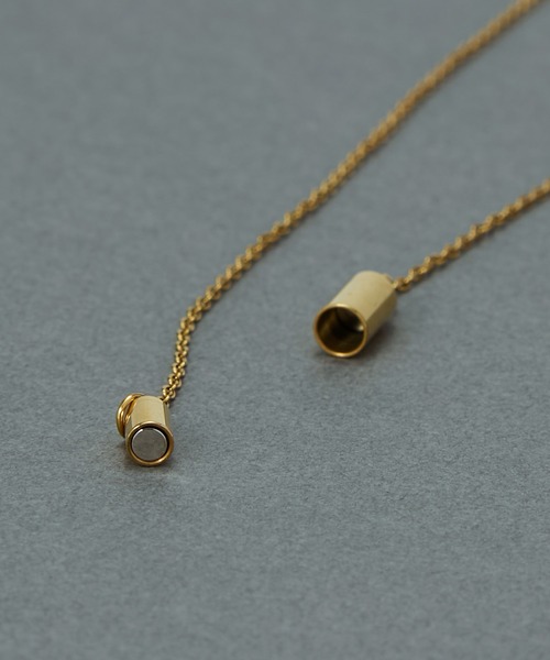 Phoebe(フィービィー)の「【金属アレルギー対応】ムービングビーンズマグネットネックレス/ステンレス ワンタッチ 着脱簡単 シンプル(ネックレス・レディース・シルバー/イエローゴールド・FREE)」の9枚目の写真