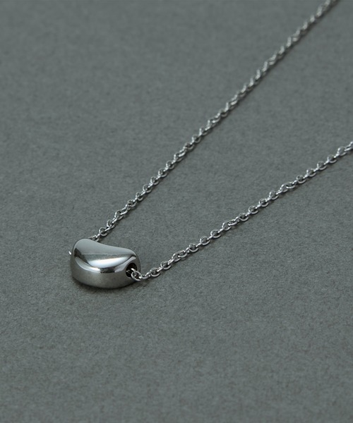 Phoebe(フィービィー)の「【金属アレルギー対応】ムービングビーンズマグネットネックレス/ステンレス ワンタッチ 着脱簡単 シンプル(ネックレス・レディース・シルバー/イエローゴールド・FREE)」の16枚目の写真