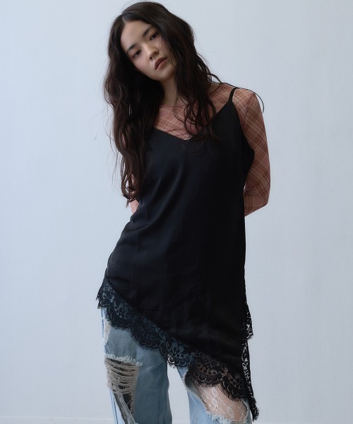 Clum(クルム)の「asymmetric lace camisole / アシンメトリーレースキャミソール(チュニック・レディース・ブラック・MEDIUM/LARGE/SMALL)」の1枚目の写真