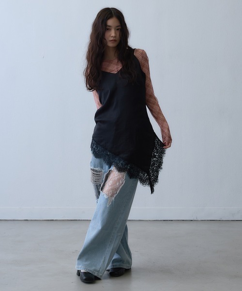 Clum(クルム)の「asymmetric lace camisole / アシンメトリーレースキャミソール(チュニック・レディース・ブラック・MEDIUM/LARGE/SMALL)」の5枚目の写真