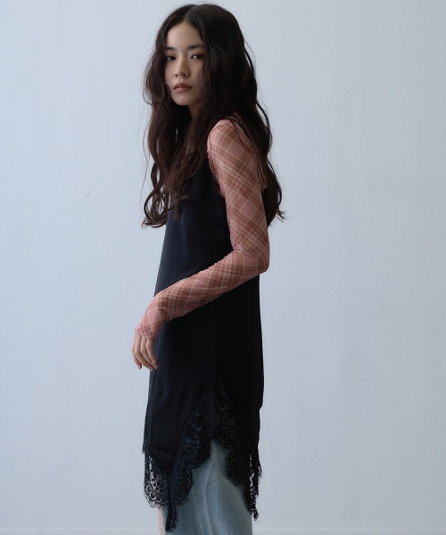 Clum(クルム)の「asymmetric lace camisole / アシンメトリーレースキャミソール(チュニック・レディース・ブラック・MEDIUM/LARGE/SMALL)」の10枚目の写真
