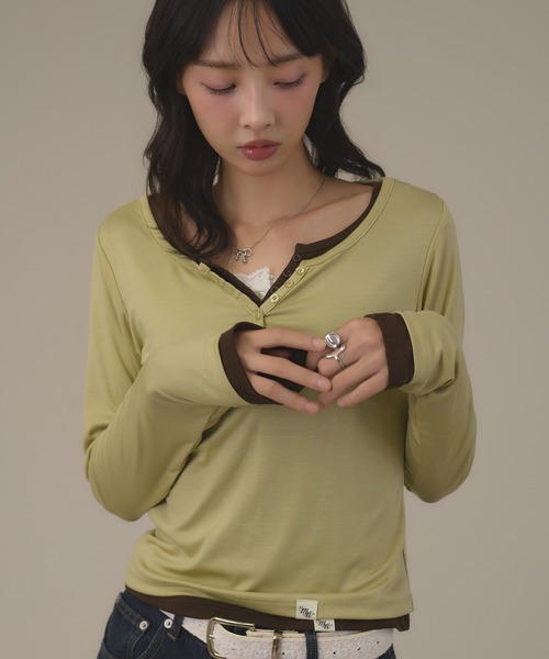apres jour mignon(アプレジュールミニョン)の「シアーヘンリートップス(Tシャツ/カットソー・レディース・ブラウン系その他/グリーン/グレー/オフホワイト/ボルドー/ブルー・フリー/LARGE)」の4枚目の写真