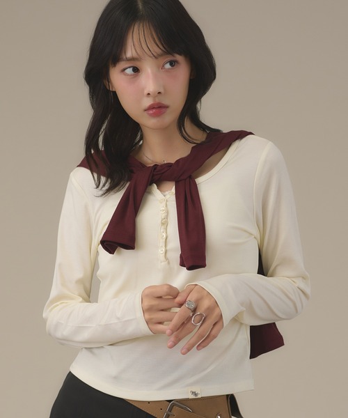 apres jour mignon(アプレジュールミニョン)の「シアーヘンリートップス(Tシャツ/カットソー・レディース・ブラウン系その他/グリーン/グレー/オフホワイト/ボルドー/ブルー・フリー/LARGE)」の7枚目の写真