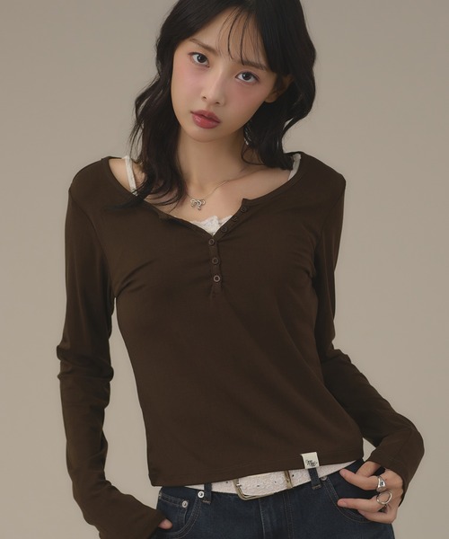 apres jour mignon(アプレジュールミニョン)の「シアーヘンリートップス(Tシャツ/カットソー・レディース・ブラウン系その他/グリーン/グレー/オフホワイト/ボルドー/ブルー・フリー/LARGE)」の14枚目の写真