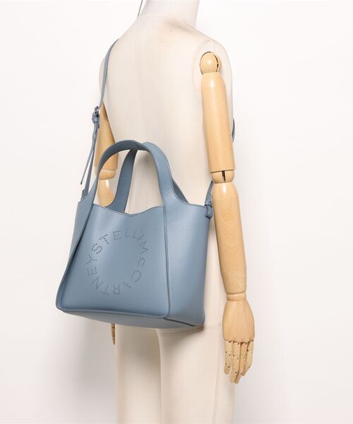 STELLA McCARTNEY(ステラマッカートニー)の「Logo Crossbody Tote Bag / ロゴ クロスボディ トートバッグ(トートバッグ・レディース・ブルーグレー・ONE SIZE)」の7枚目の写真