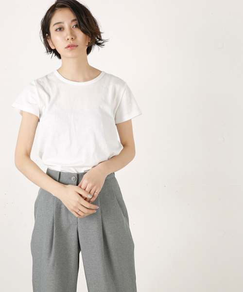 MOUSSY（マウジー）の「TINY T-SHIRT（Tシャツ/カットソー・レディース・ライトピンク/ブラック/ホワイト/ライトグレー/ライトイエロー・FREE）」の2枚目の写真