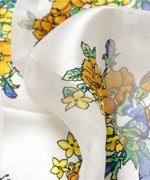 SLY(スライ)の「PERSIA FLOWER SCARF(バンダナ/スカーフ・レディース・イエロー/オレンジ/ベージュ・FREE)」の4枚目の写真