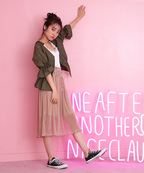 one after another NICE CLAUP（ワンアフターアナザーナイスクラップ）の「きらきらプリーツスカート（スカート・レディース・ベージュ/ブルー系その他/ピンク系その他・FREE）」の6枚目の写真