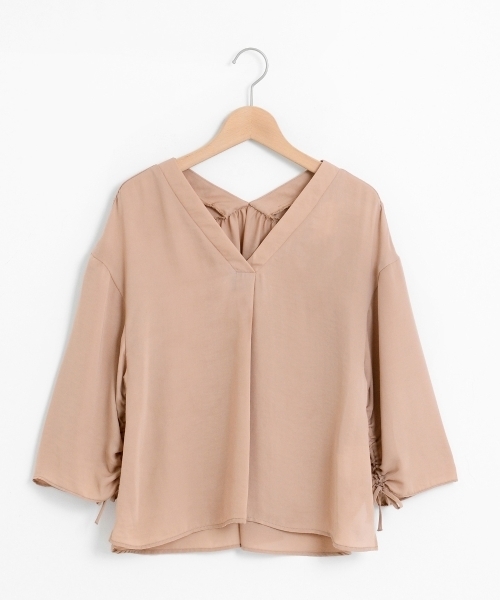 le.coeur blanc（ルクールブラン）の「Vネックドロストスリーブブラウス（シャツ/ブラウス・レディース・ダークブラウン/ピンクベージュ/アイボリー・FREE）」の11枚目の写真