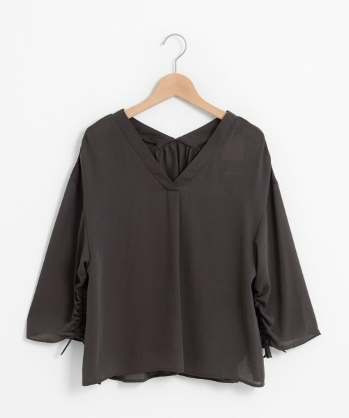 le.coeur blanc（ルクールブラン）の「Vネックドロストスリーブブラウス（シャツ/ブラウス・レディース・ダークブラウン/ピンクベージュ/アイボリー・FREE）」の12枚目の写真
