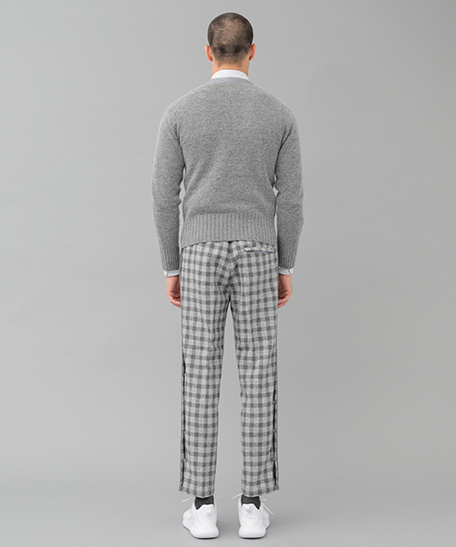 koe×THOM BROWNE（コエトムブラウン）の「[KOE×THOM BROWNE]MENS RIPAWAY TROUSERS（その他パンツ・メンズ・グレー・SMALL/MEDIUM/LARGE）」の4枚目の写真
