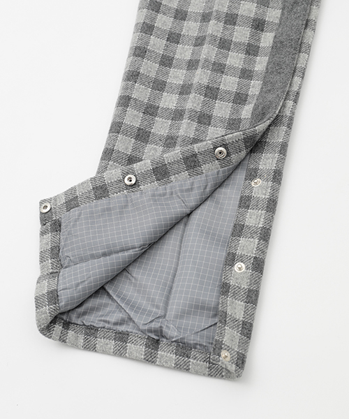 koe×THOM BROWNE（コエトムブラウン）の「[KOE×THOM BROWNE]MENS RIPAWAY TROUSERS（その他パンツ・メンズ・グレー・SMALL/MEDIUM/LARGE）」の10枚目の写真