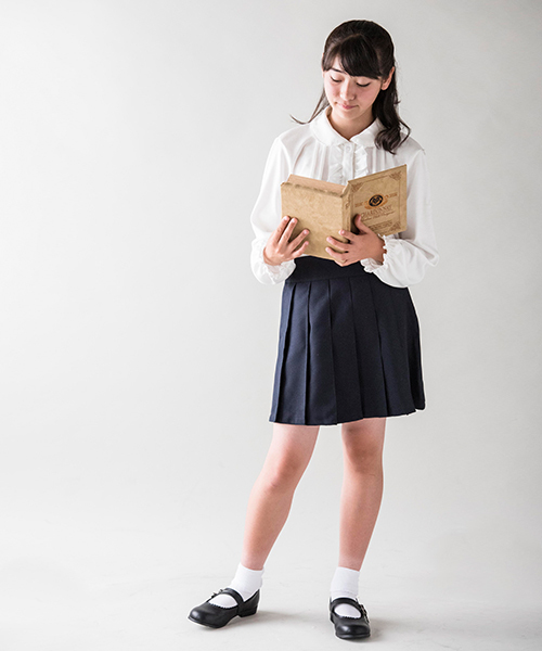 Catherine Cottage（キャサリンコテージ）の「ラッププリーツキュロットパンツスカート（スカート・キッズ・ネイビー/ブルー系その他5/ブラック/ブラック系その他2・140/160L/120/100/160/150/110/130）」の8枚目の写真