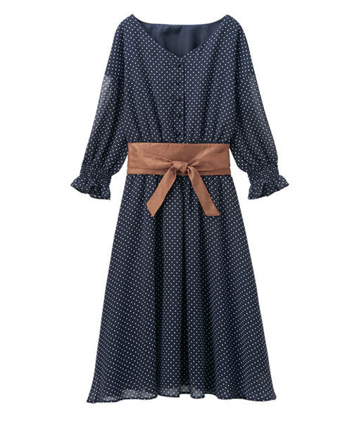 GeeRA(ジーラ)の「サッシュベルト付プリントワンピース(ワンピース・レディース・オフホワイト/ネイビー・MEDIUM/X-LARGE/LARGE)」の5枚目の写真