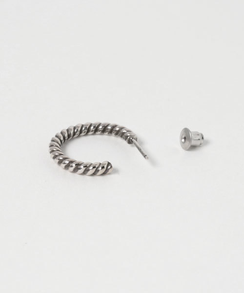 SunKu(サンク)の「39/サンク Large Hoop Pieace TWIST ピアス(ピアス(片耳用)・メンズ・シルバー・FREE)」の3枚目の写真