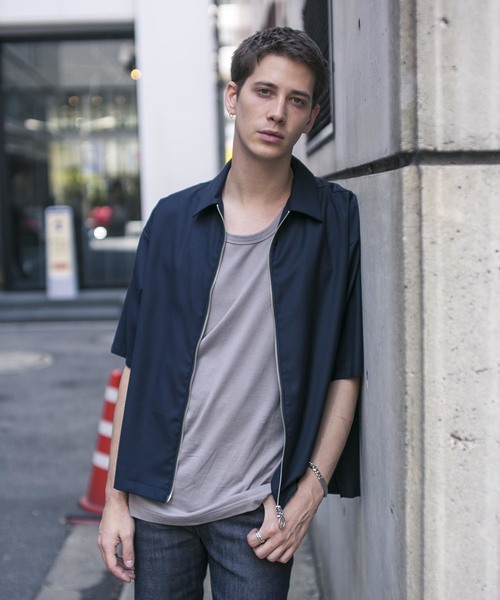 STUDIOUS（ステュディオス）の「【STUDIOUS】ハイツイストクリアTRフルジップハーフスリーブシャツ（シャツ/ブラウス・メンズ・グレー/ネイビー/ブラック/ベージュ・1/2/3）」の4枚目の写真