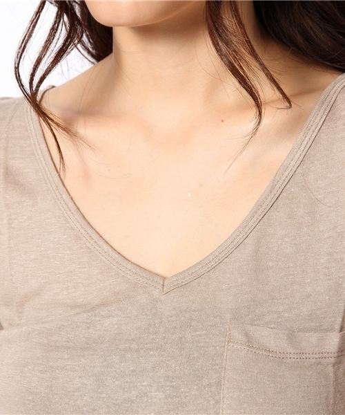 laule'a sunny side store（ラウレアサニーサイドストア）の「ベーシックVネックTee（Tシャツ/カットソー・レディース・オフホワイト/ベージュ・FREE）」の6枚目の写真